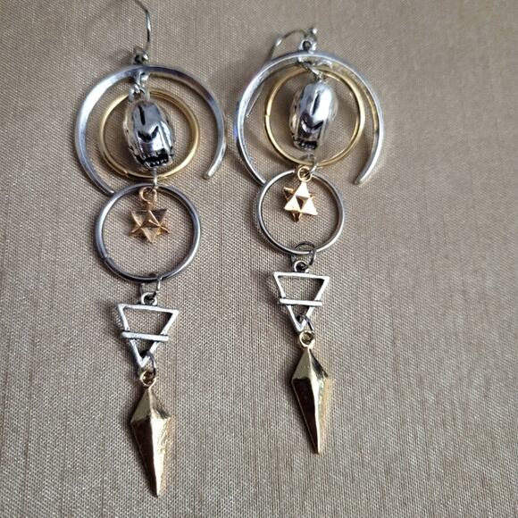 Art deco boho ecclectic geometric shape dangle earrings with animal skulls - Picture 1 of 2